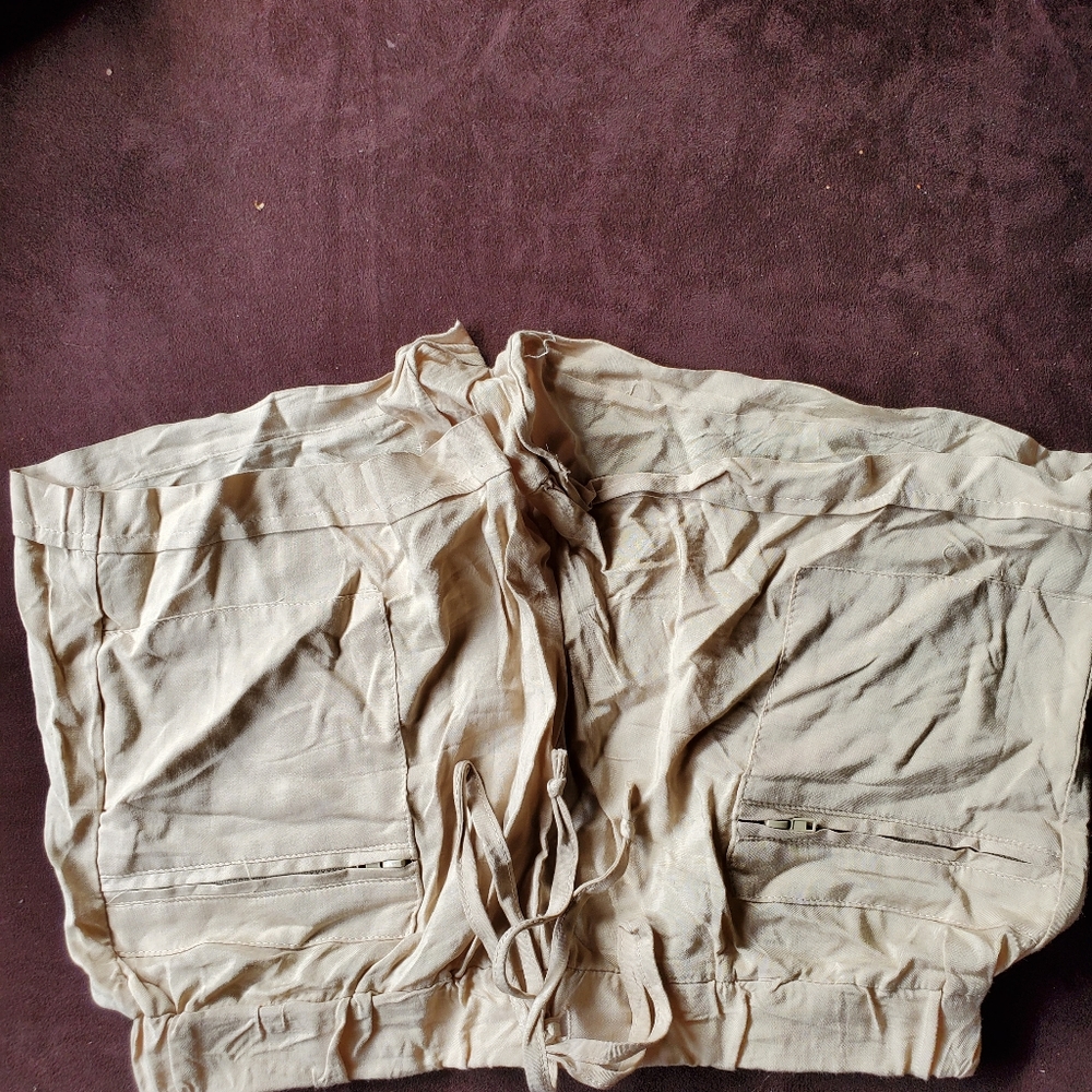 Shorts - Picture 2 of 3